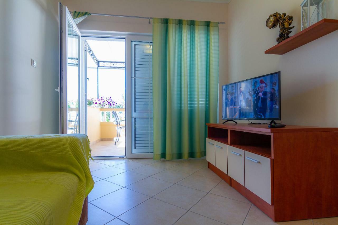 Apartman Haus Maja Banjol Eksteriør billede
